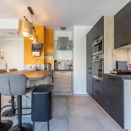 Lb Vacation I Center, Renovated With Balcony, Ideal For Holidays Or Congress! Apartment *