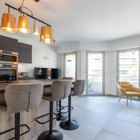 Apartment Lb Vacation I Center, Renovated With Balcony, Ideal For Holidays Or Congress! Cannes