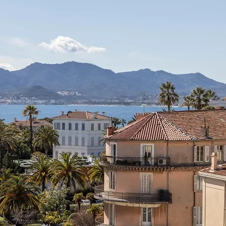 Lb Vacation I Center, Renovated With Balcony, Ideal For Holidays Or Congress! Apartment