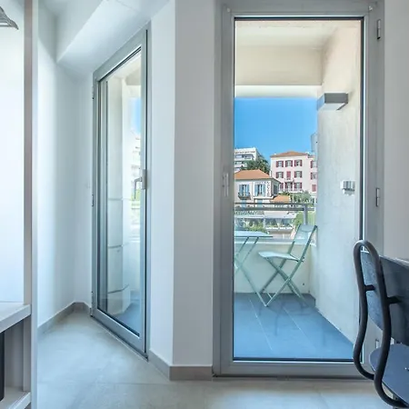 Lb Vacation I Center, Renovated With Balcony, Ideal For Holidays Or Congress!